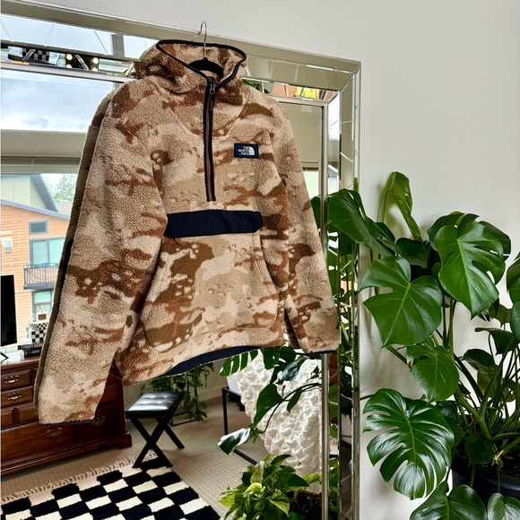 The North Face Dusty Camo Half-Zip Pullover Fleece Hoodie - Picture 12 of 12